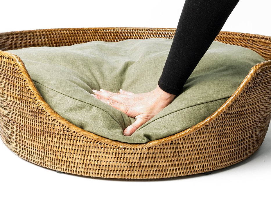 Luxury Rattan Peel Dog Basket & Mattress Set - Round